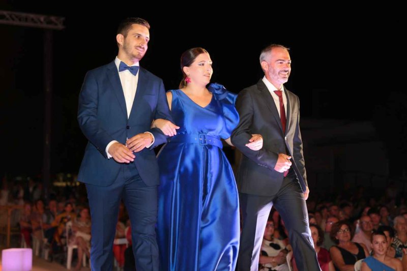 GALERIA de FOTOS d’una PRESENTACIÓ de les FESTES de JULIOL de PEDREGUER molt MUSICAL GALERIA de FOTOS d’una PRESENTACIÓ de les FESTES de JULIOL de PEDREGUER molt MUSICAL